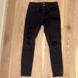 EUC super soft and stretching distressed black jeans, perfect fall edgy look
